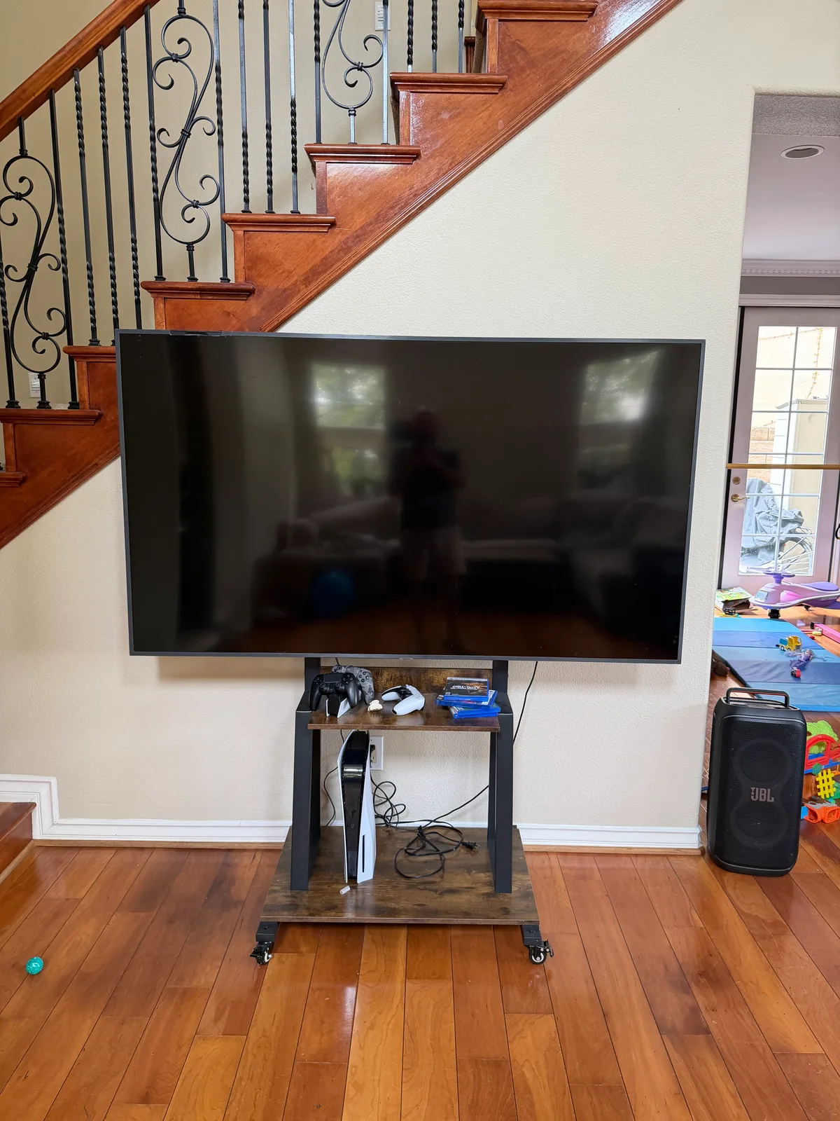 Island Rd, Valencia, CA 91355 — TV Installation